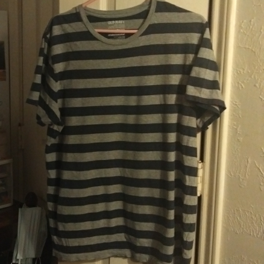 Old navy shirt
